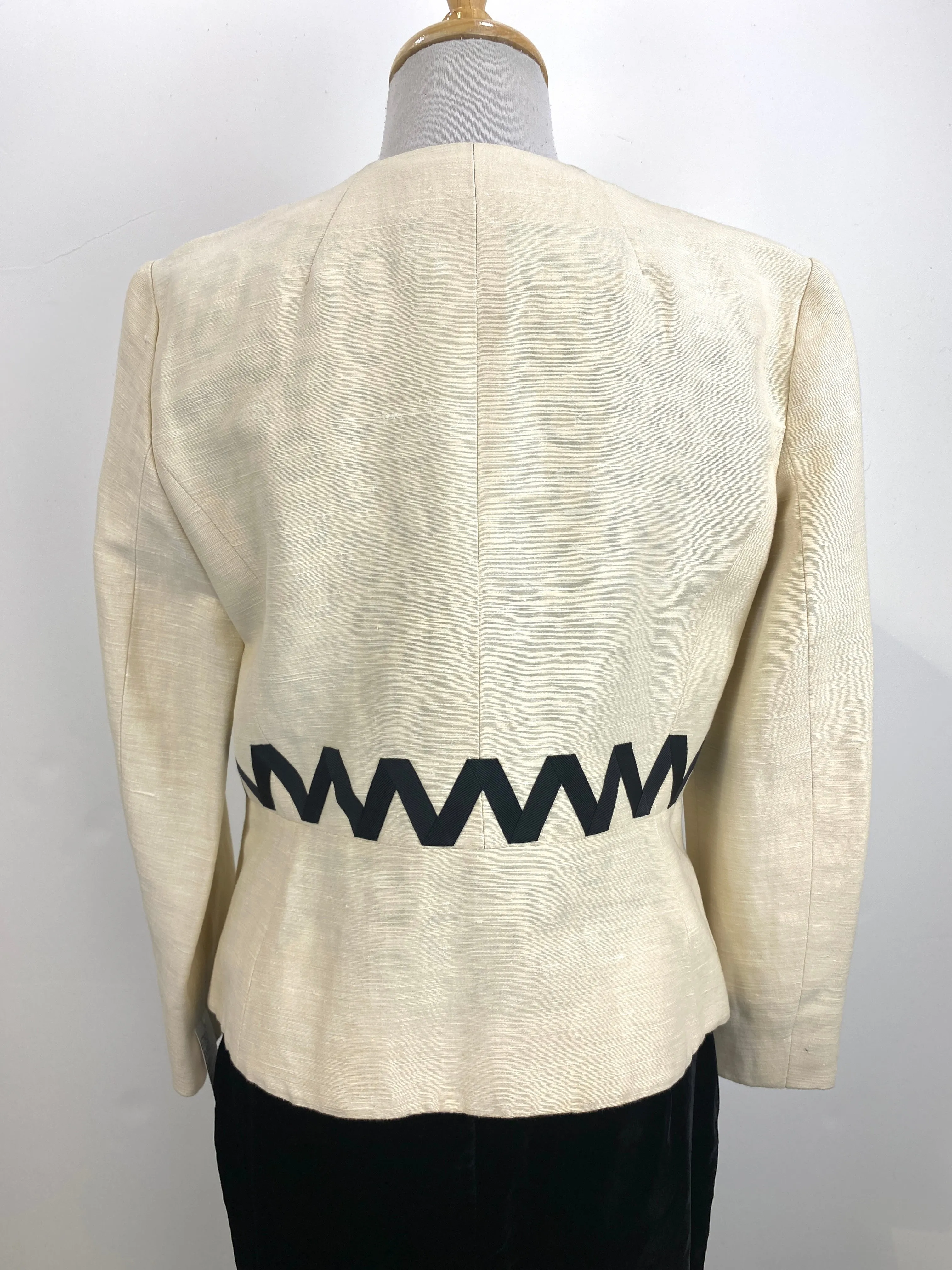 Vintage 1980s Women's Cream Linen/Cotton Etro Designer Blazer, Medium